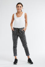 Load image into Gallery viewer, Italian Star Metallic Jeans - Leapard Silver &amp; Black