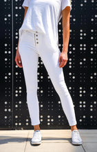 Load image into Gallery viewer, Italian Star Classic Button Jeans - White